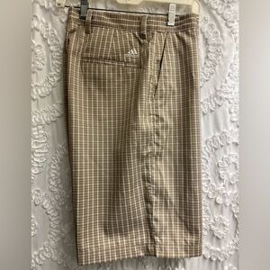 Men’s adidas golf shorts in excellent condition size 34